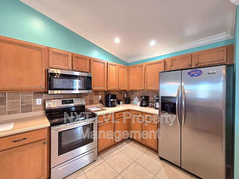 1401 SW Embers Ter — Photo 8
