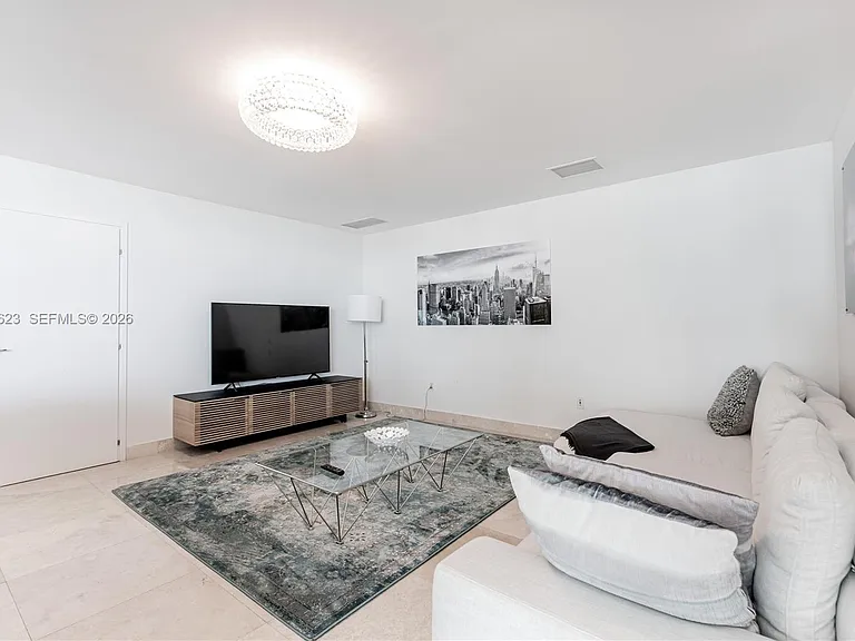 50 S Pointe Dr #701 — Photo 19