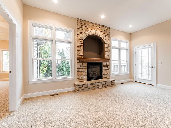 4th image of 203 Chesterfield Dr #A