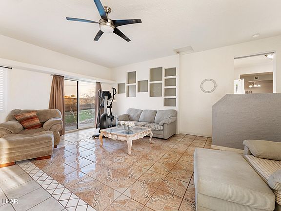 3rd image of 821 Falcon Dr
