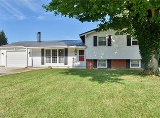 1907 W Tuttle Park Rd, Madison, OH 44057