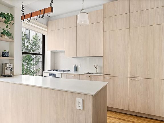 4th image of 345 W 29th St APT 2