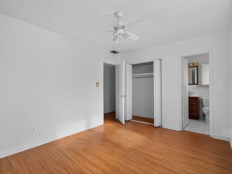 1524 NE 8th St — Photo 24