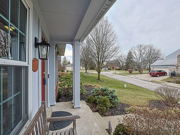 3rd image of 852 Deer Ridge Ct