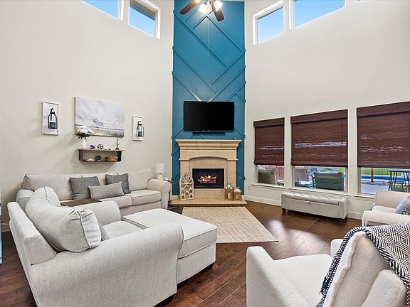 4th image of 1056 Knoxbridge Rd