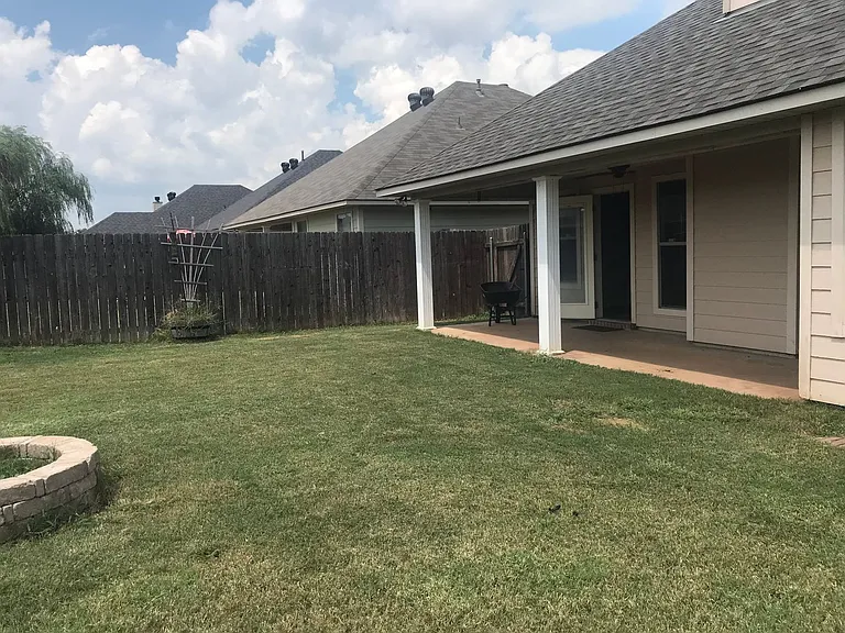 3703 Sabine Pass Dr — Photo 19