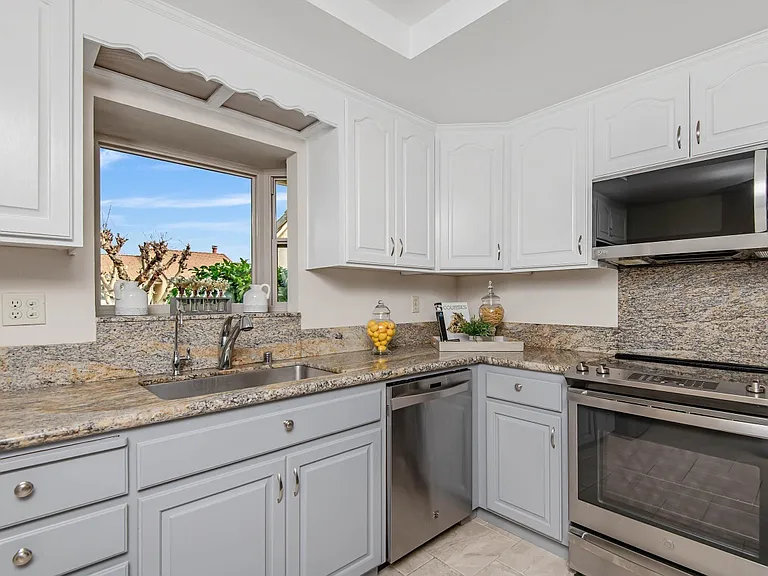 309 Lone Oak Dr — Photo 12