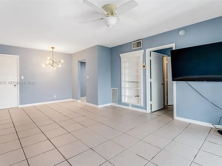 3000 NE 16th Ave #405 — Photo 3