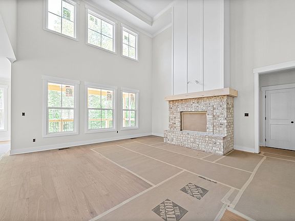 5th image of 1307 Shady Grove Rd