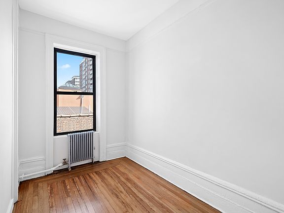 5th image of 509 W 122nd St APT 28