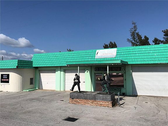 3rd image of 4848 Tamiami Trl