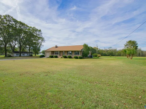 3313 Barkley Bridge Rd, Hartselle, AL 35640