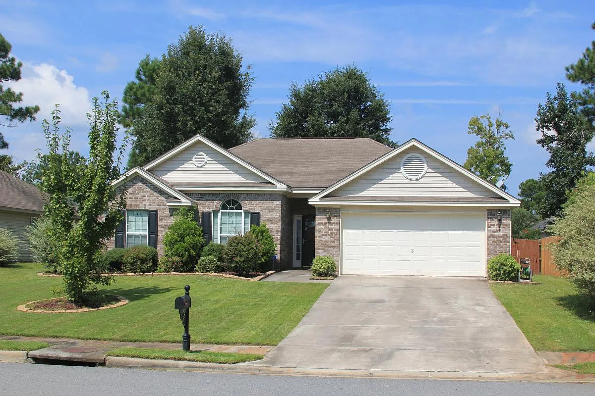 37 Dianne Mackenzie Way — Photo 1