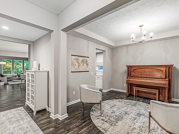 3rd image of 5793 Arbois Cir