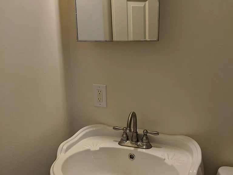 375 Berkshire Ave — Photo 4
