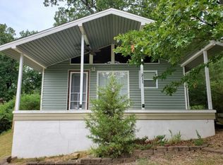 211 Kansas Ave, Rockaway Beach, MO 65740