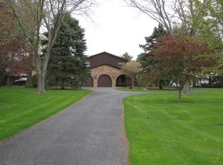 1023 N 33rd Rd, Utica, IL 61373