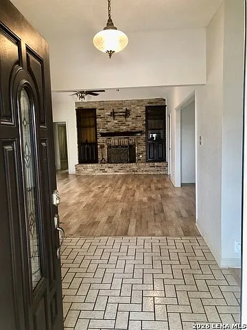 3 bed, 2.5 bath, 2449 sqft, $2,500 — Photo 3