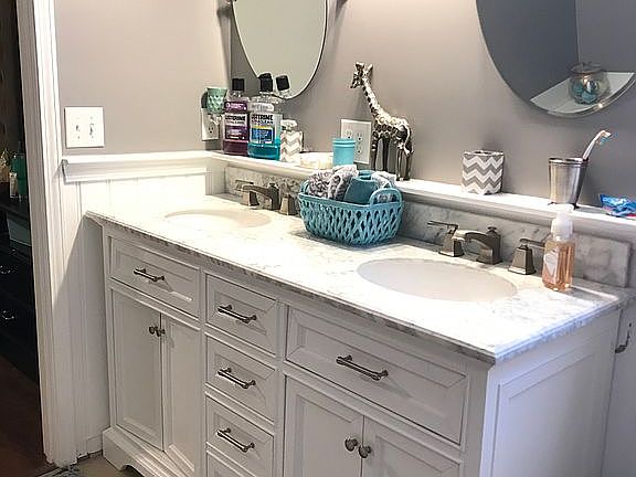 Double sink vanity 