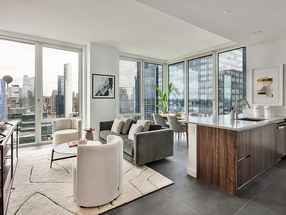 1st image of 606 W 30th St #33G