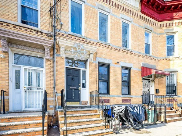 5433 Arnold Avenue, Maspeth, NY 11378