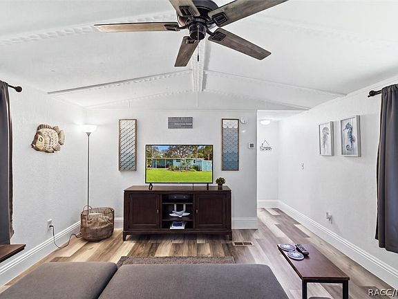 5th image of 8011 W Fern Pl