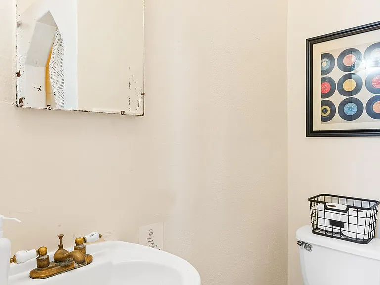 25 W 18th St #1 — Photo 12