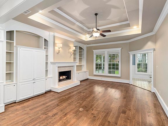 5th image of 3718 Woods Blvd