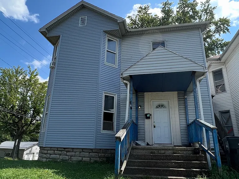 172 Hamline Ave — Photo 1