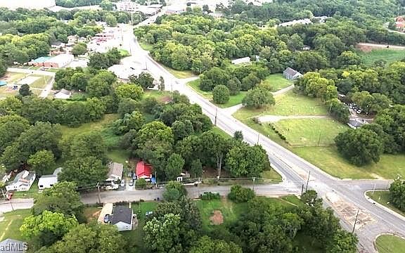 5th image of 402 Martin Luther King Jr Blvd