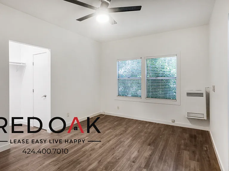 719 N Heliotrope Dr #204 — Photo 8