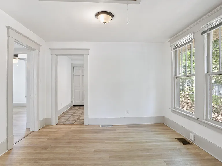 2219 Florida Ave — Photo 9