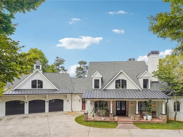 21 Edgewater Dr SE, Cartersville, GA 30121