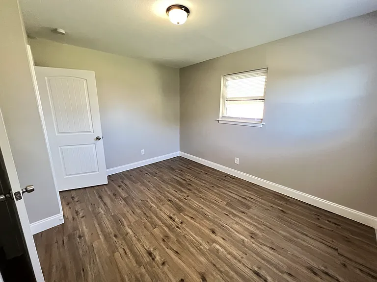 2809 N Turnbull Dr — Photo 9