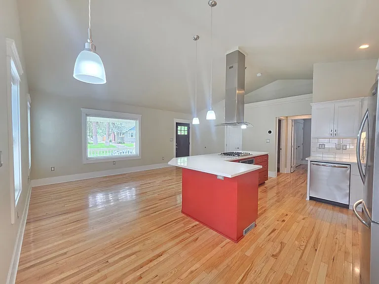34 W 26th Ave — Photo 4