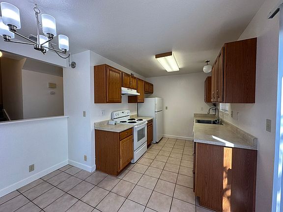 2nd image of 3337-3339 La Canada Dr #3337-C