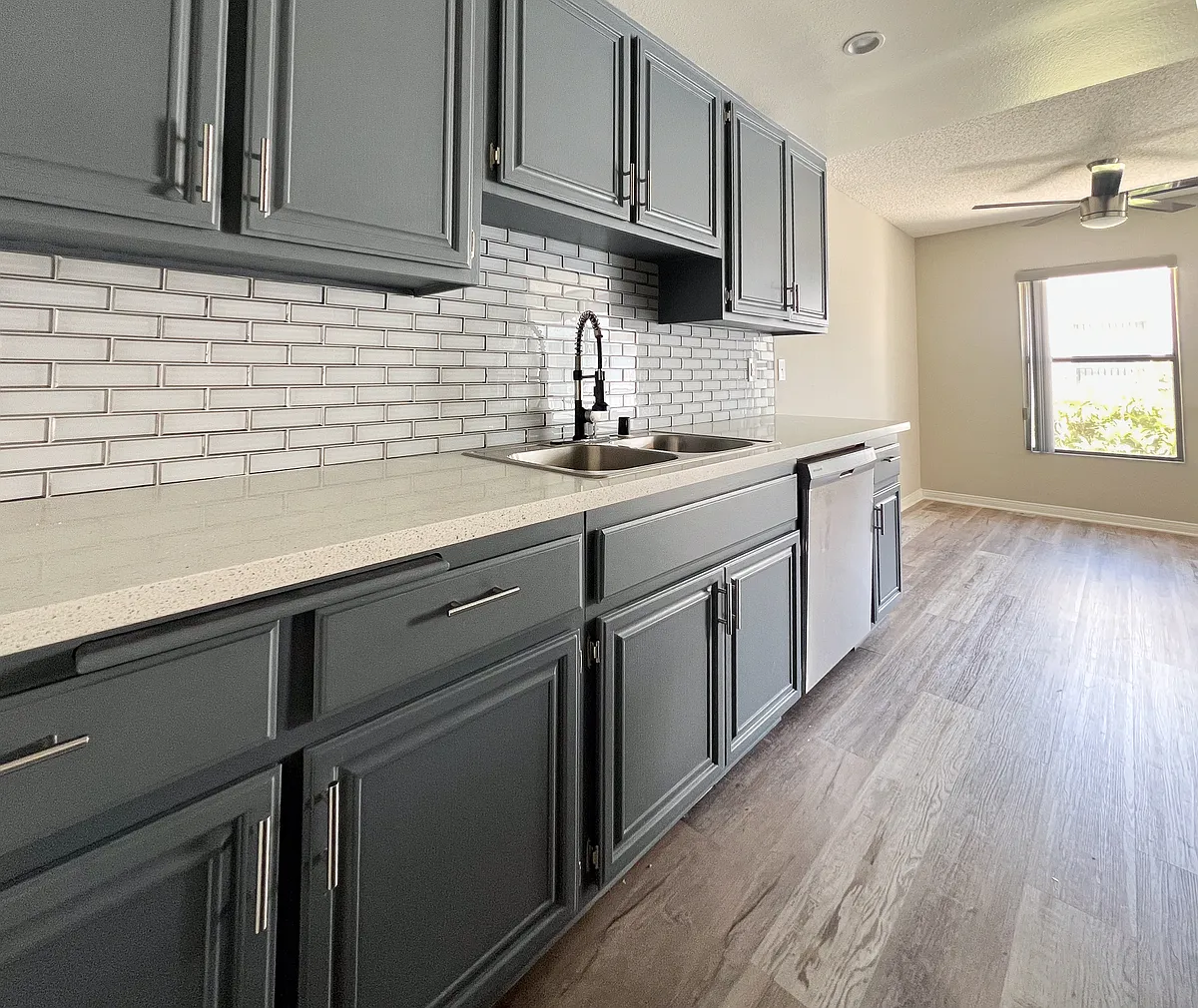 Building Photo - 4077 Tujunga Ave #202
