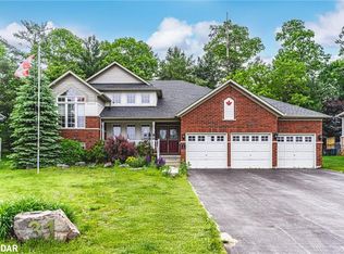 31 Fawndale Cres, Wasaga Beach, ON L9Z 2B3