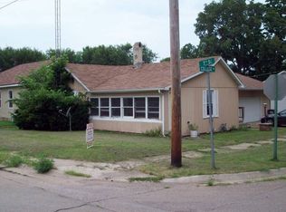 623 College Ave, Dixon, IL 61021