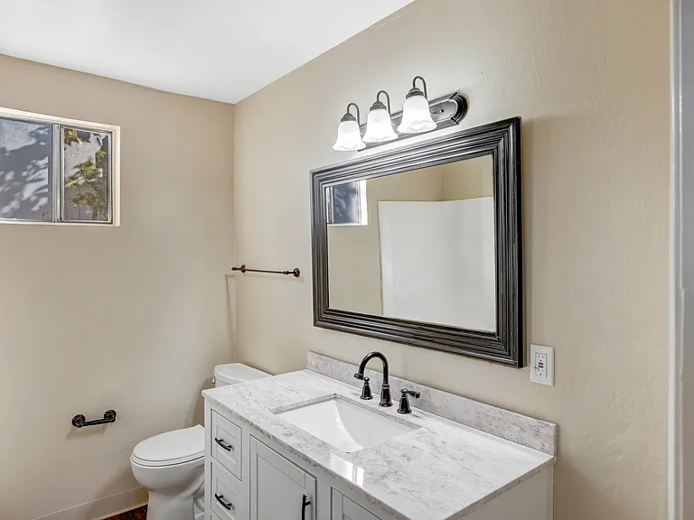 850 Devisadero St #B — Photo 8