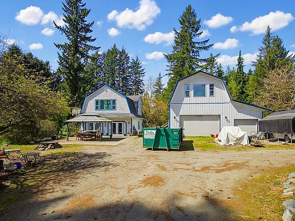 2nd image of 32295 Dewdney Trunk Rd