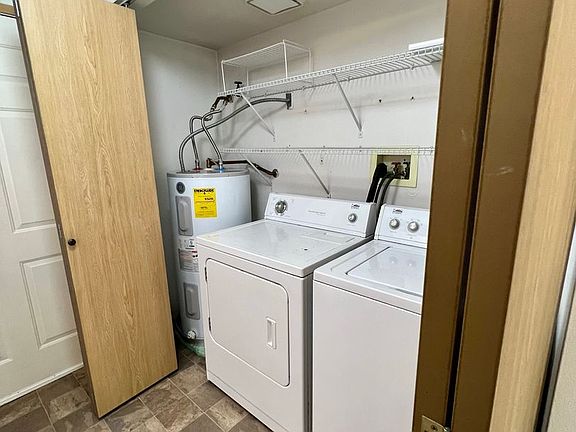 5th image of 1389 Bradley Ln APT D