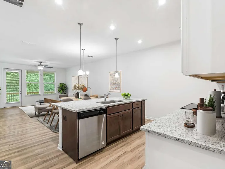 1716 Tolstoy Ln #1716 — Photo 5