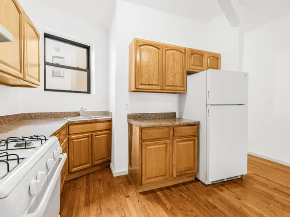 1608 Amsterdam Avenue image 13 of 29