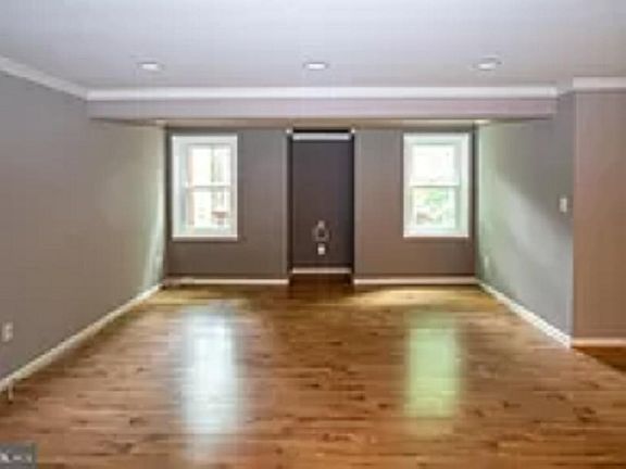 2nd image of 8006 Middlewood Pl