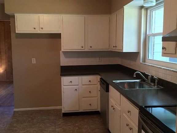 4th image of 3906 Woodsong Dr