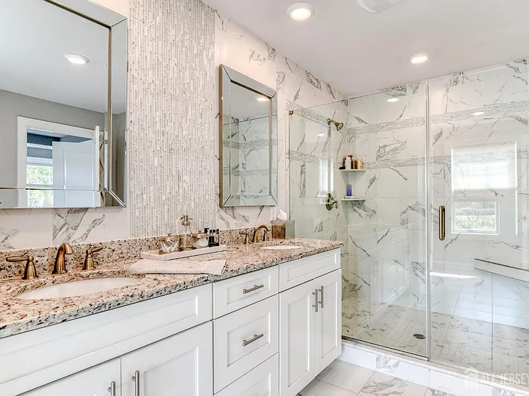 1529 Paxton Ln — Photo 13