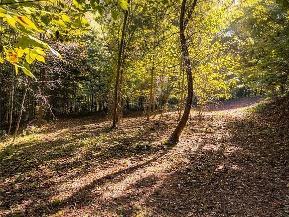 2nd image of 140 Johns Ridge Parkway