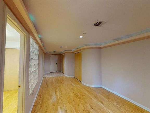 4th image of 5131 Oakhill Dr
