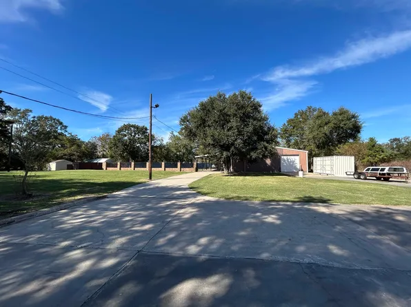 8766 Beauxart Garden Rd, Beaumont, TX 77705